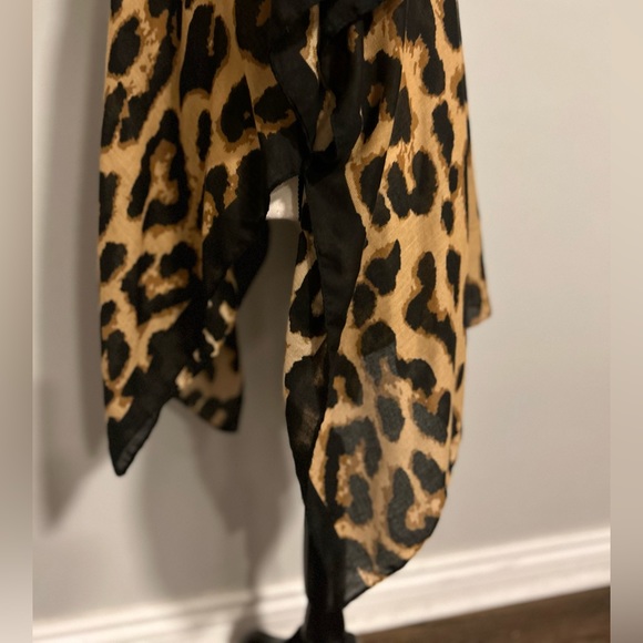 Steve Madden Animal Print Semi Sheer Women's Cloak OSFM - Picture 7 of 11